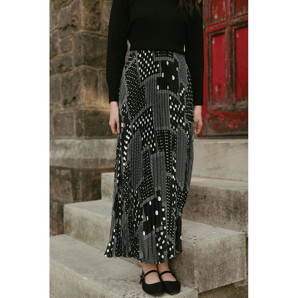 Ava and Lu Black Geomtric Pleated Slip Dress - Image 3