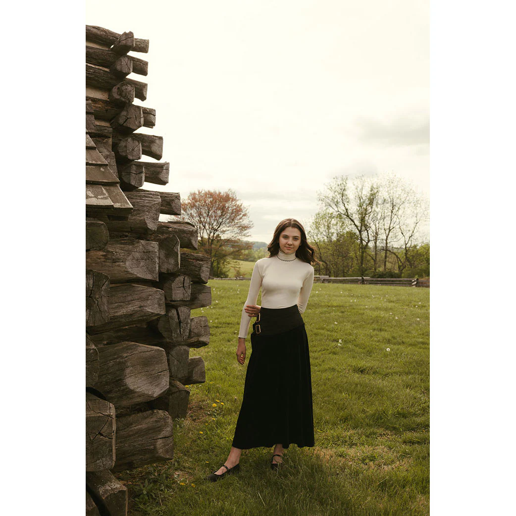 Ava and Lu Black Velvet Buckle Skirt - Image 3