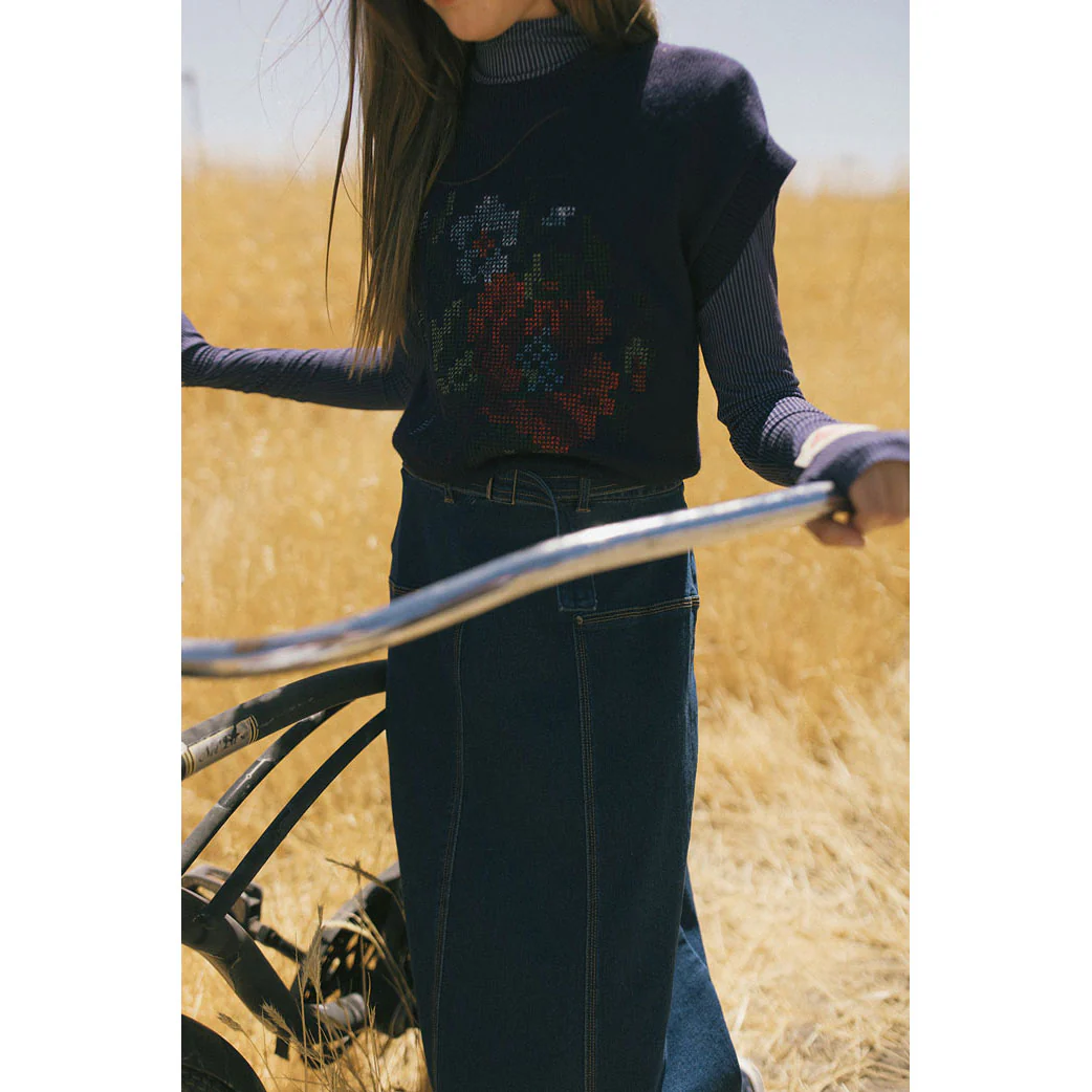 Clubhouse Navy Flower Graphic Vest - Image 4