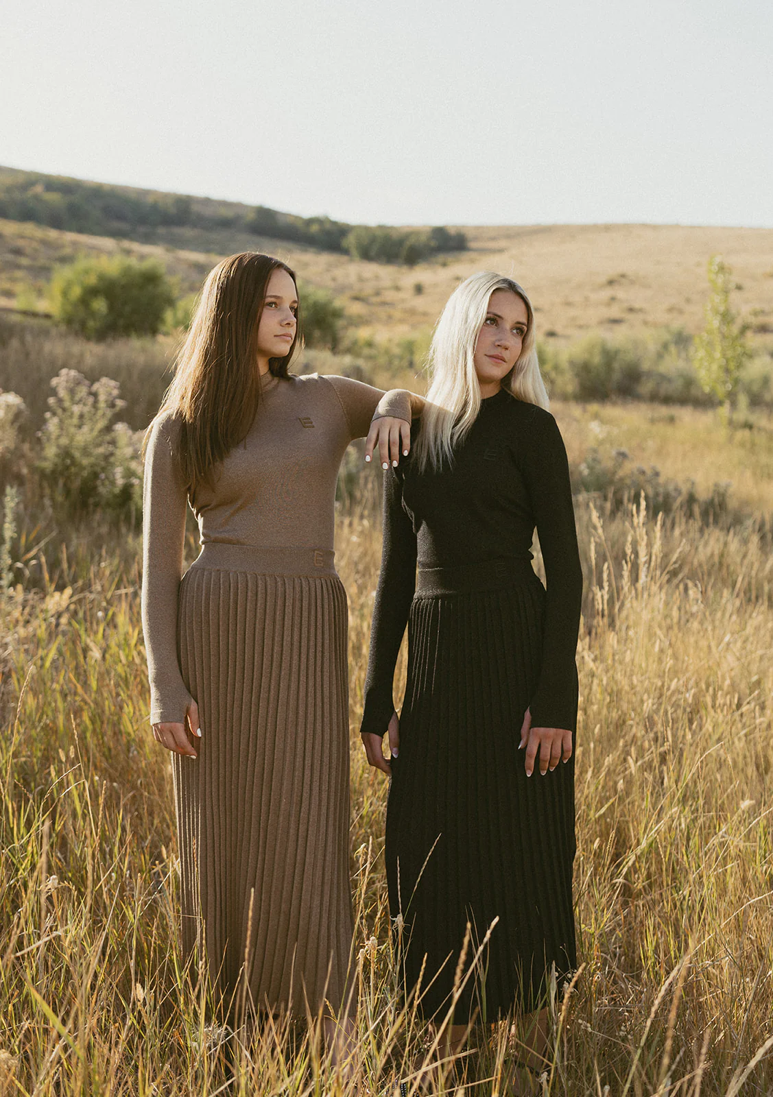 ELEMENTS Gold Metallic Knit Turtleneck - Image 4