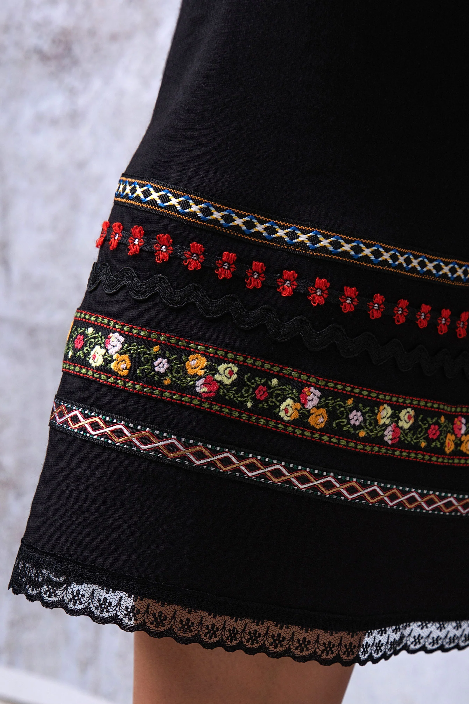 HEV Black Ribbon Detail Skirt - Image 3