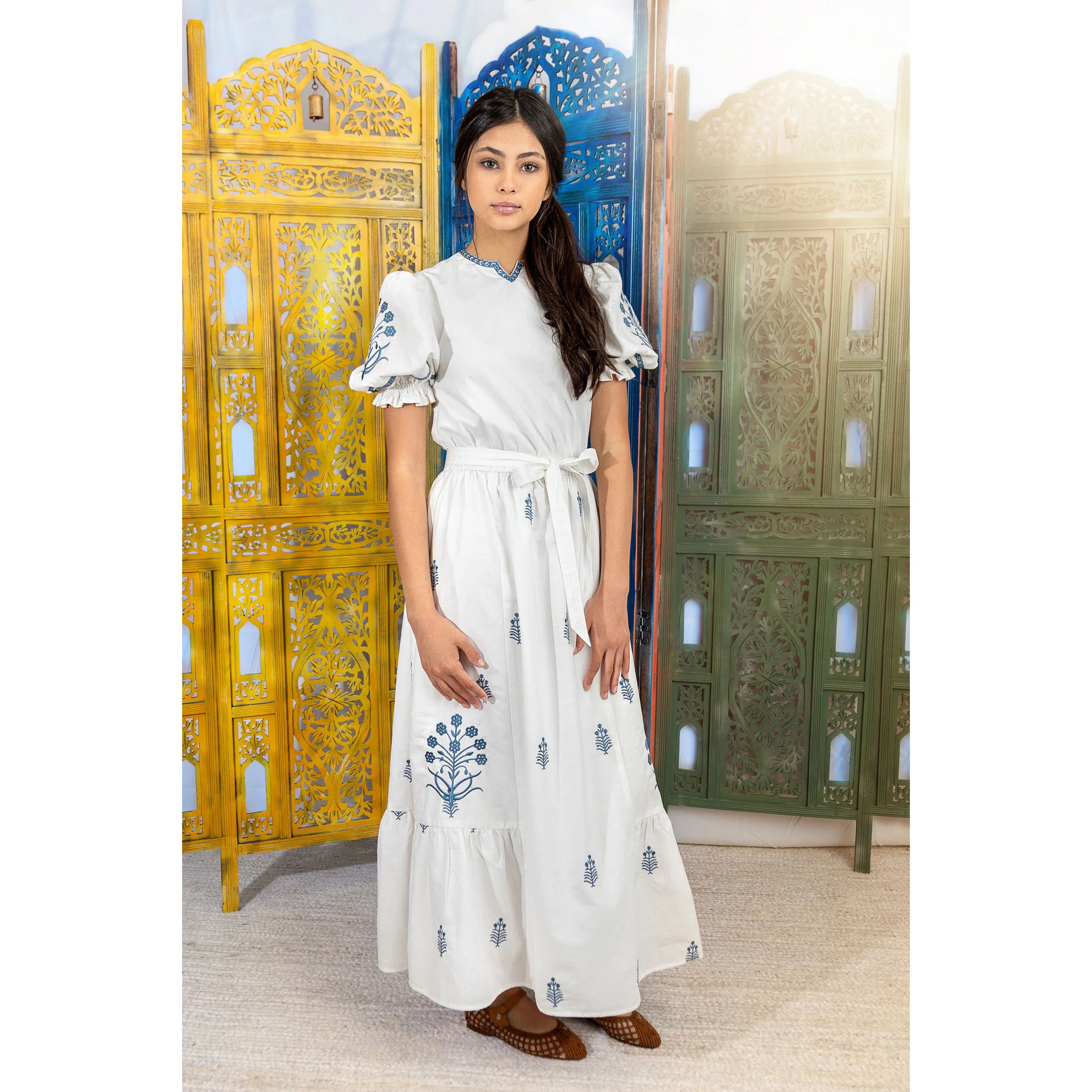 HEV White Embroidered Flower Dress - Image 2
