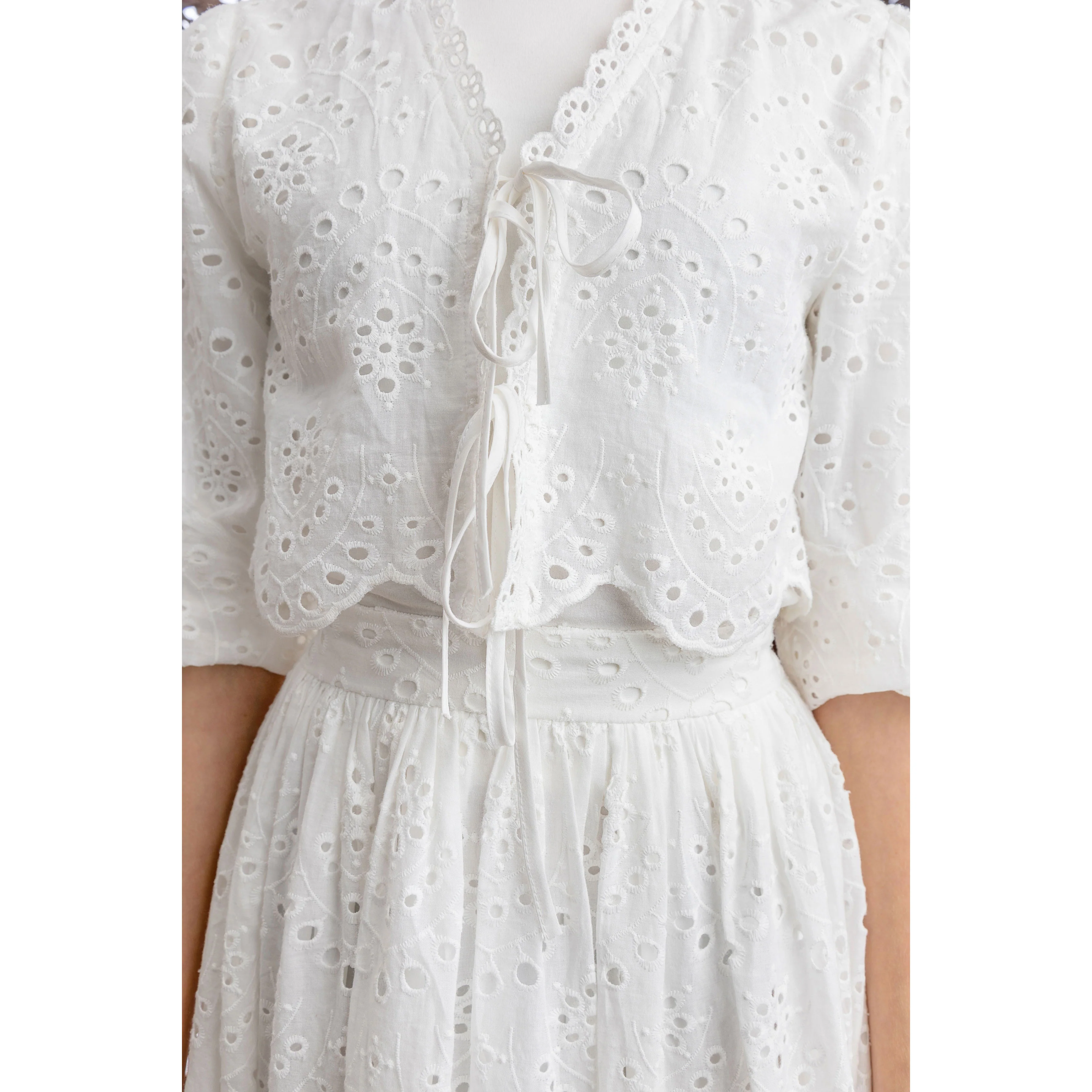 HEV White Eyelet Bolero - Image 4