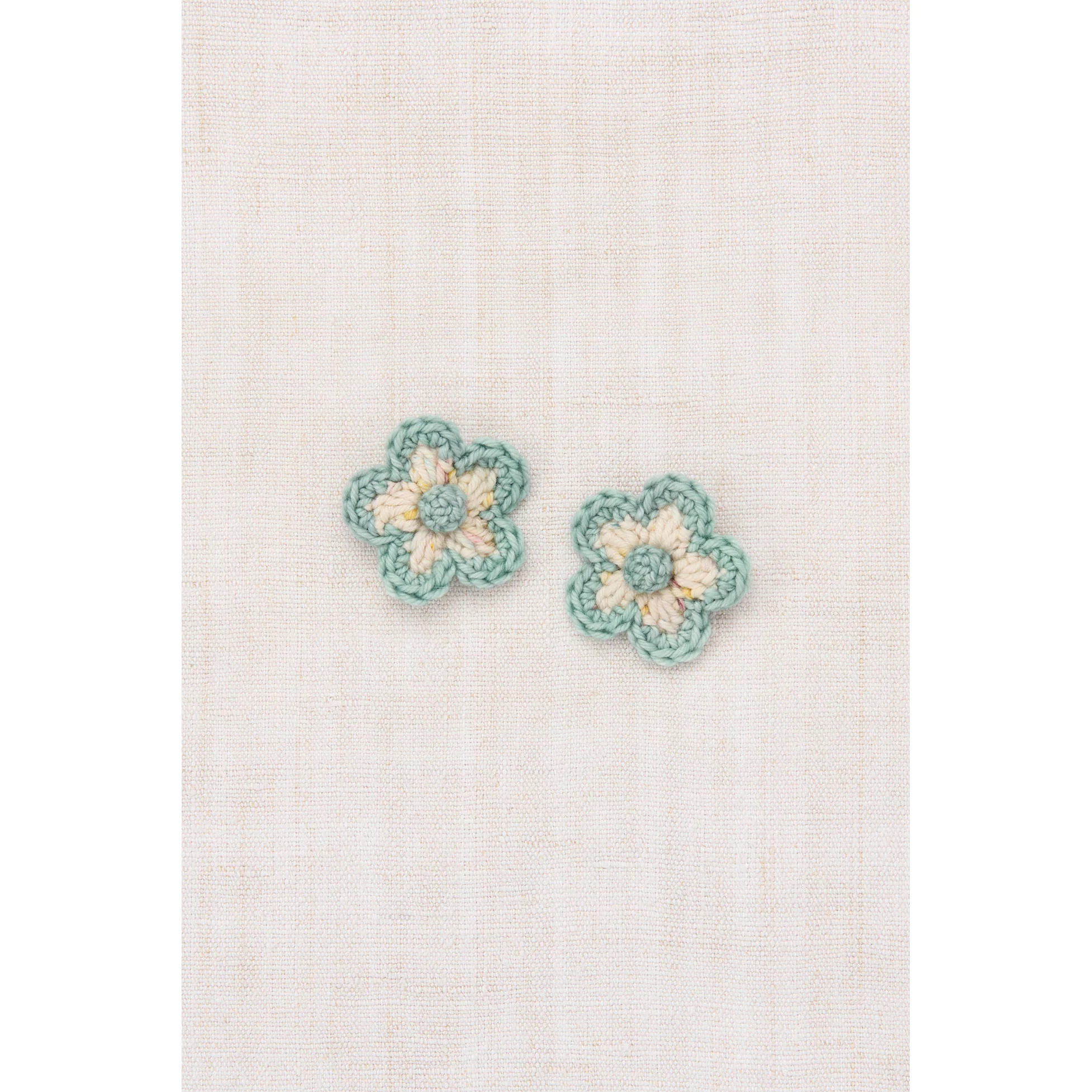 Misha and Puff Snowglobe Confetti Medium Flower Clip Set
