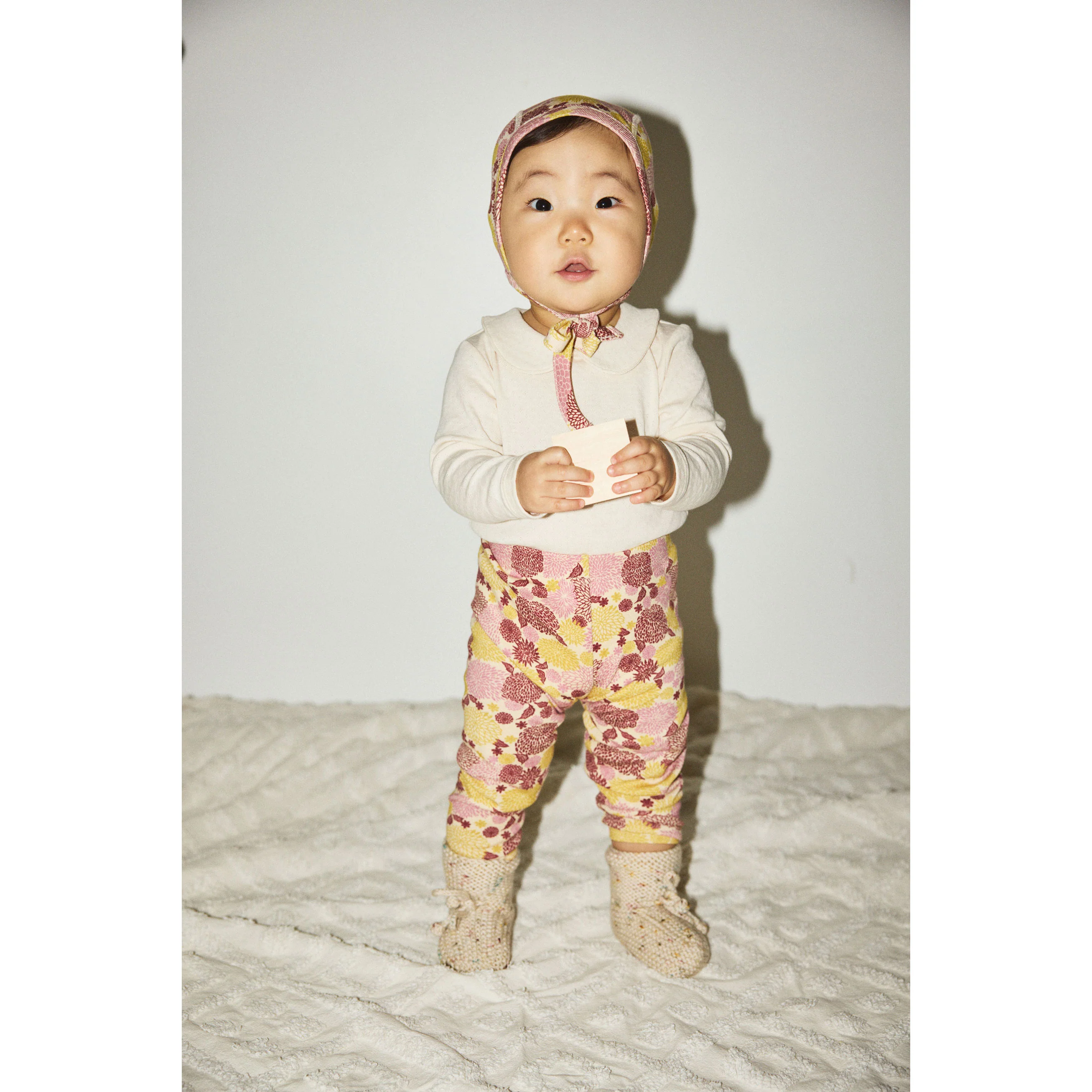 Misha and Puff String/Antique Rose Chrysanthemum Baby Legging - Image 2