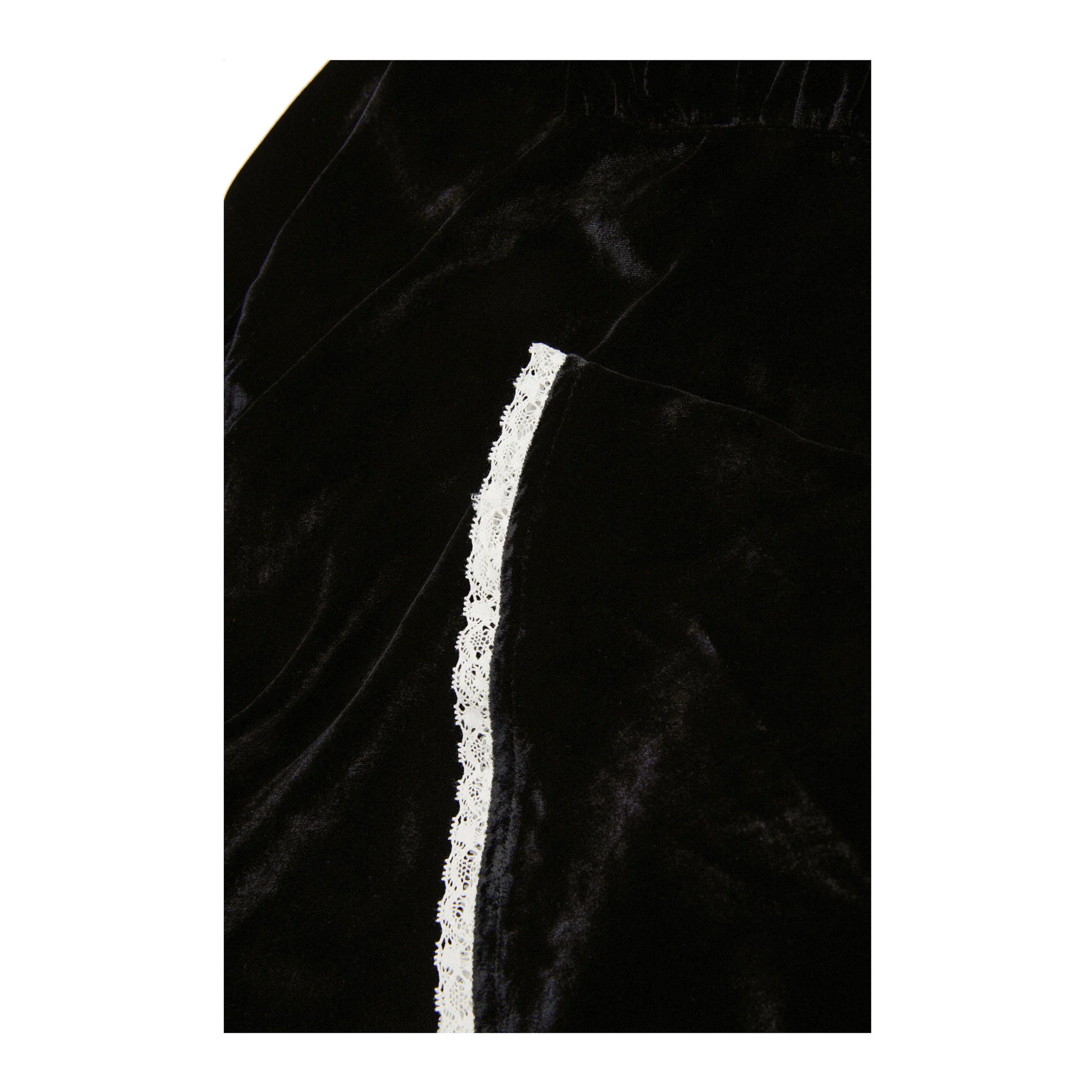 N21 Black Smooth Velvet Dress With Lace - Image 4