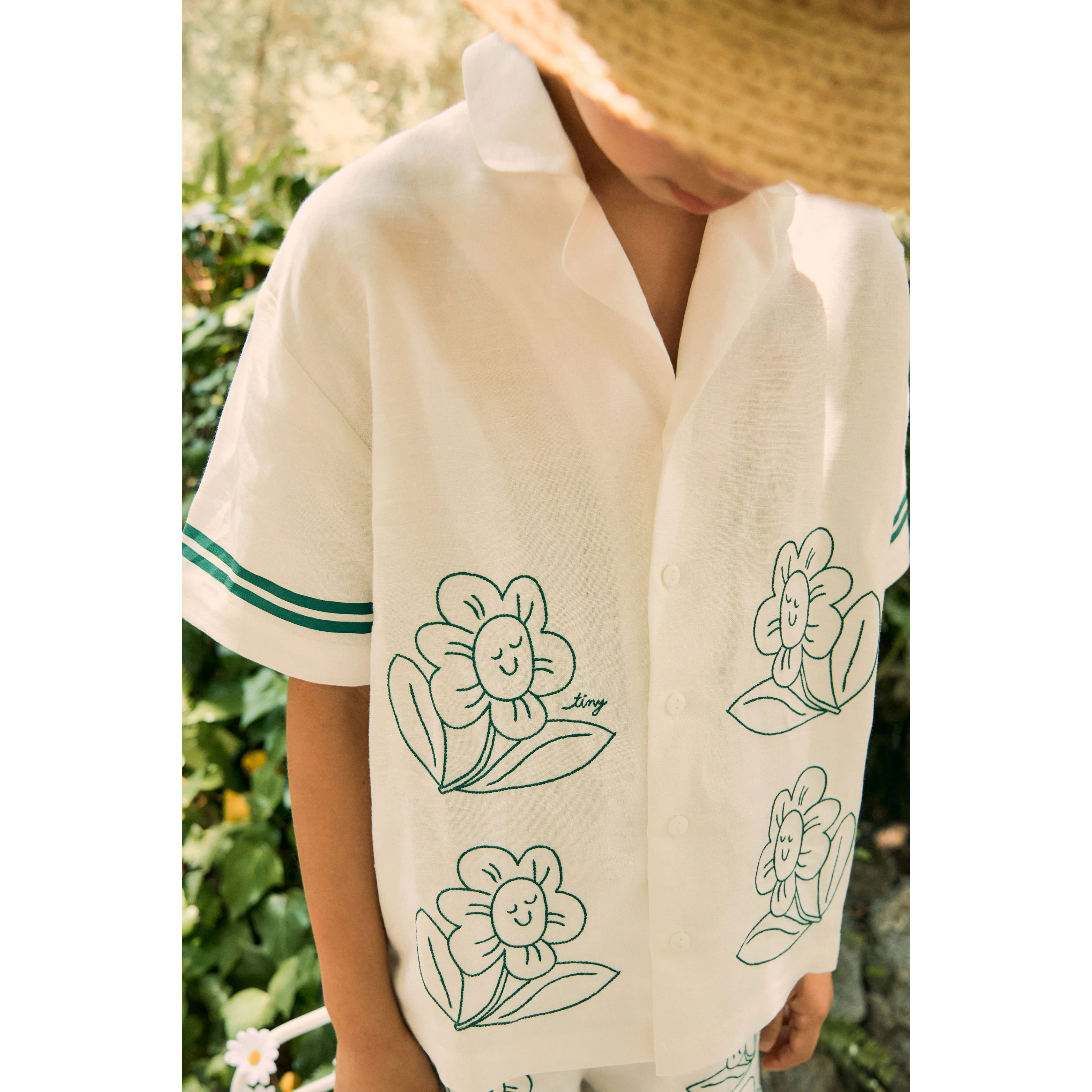 Tiny Cottons Off-White Daisies Linen Shirt - Image 2